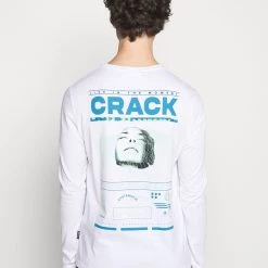 Bon marché ⌛ Prix Légers YOURTURN T-shirt à manches longues t shirt Col rond men 🔥 -YOURTURN Soldes 2022 08d3e23a5527448c897d1a9612b6547a scaled