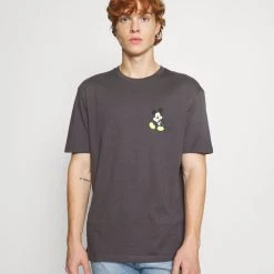 Top 10 😍 Produit de première qualité YOURTURN MICKEY TEE UNISEX - T-shirt imprimé t shirt Col rond all ✔️ -YOURTURN Soldes 2022 1c97c4004d4540f0972d0994d4e5b0f0 scaled