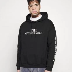 Acheter ⌛ YOURTURN NOTORIOUS BIG HOODIE UNISEX - Sweat à capuche Prix Jamais Vus pullover Capuche all 💯 -YOURTURN Soldes 2022 246d871d8663447baf3c8cee09836390 scaled
