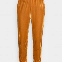 Top 10 👍 Prix Abordable YOURTURN FESTIVE JOGGER - Pantalon de survêtement trouser Haute all 🎁 -YOURTURN Soldes 2022 34ad41e8d62d421dae653d57373ddac3 scaled