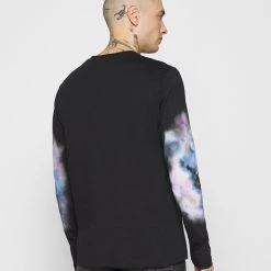 Meilleure affaire 🔔 YOURTURN Prix d’Amis UNISEX - T-shirt à manches longues t shirt Col rond all 🎁 -YOURTURN Soldes 2022 3f4b84d543da46d8b85b4fa45654f7af scaled