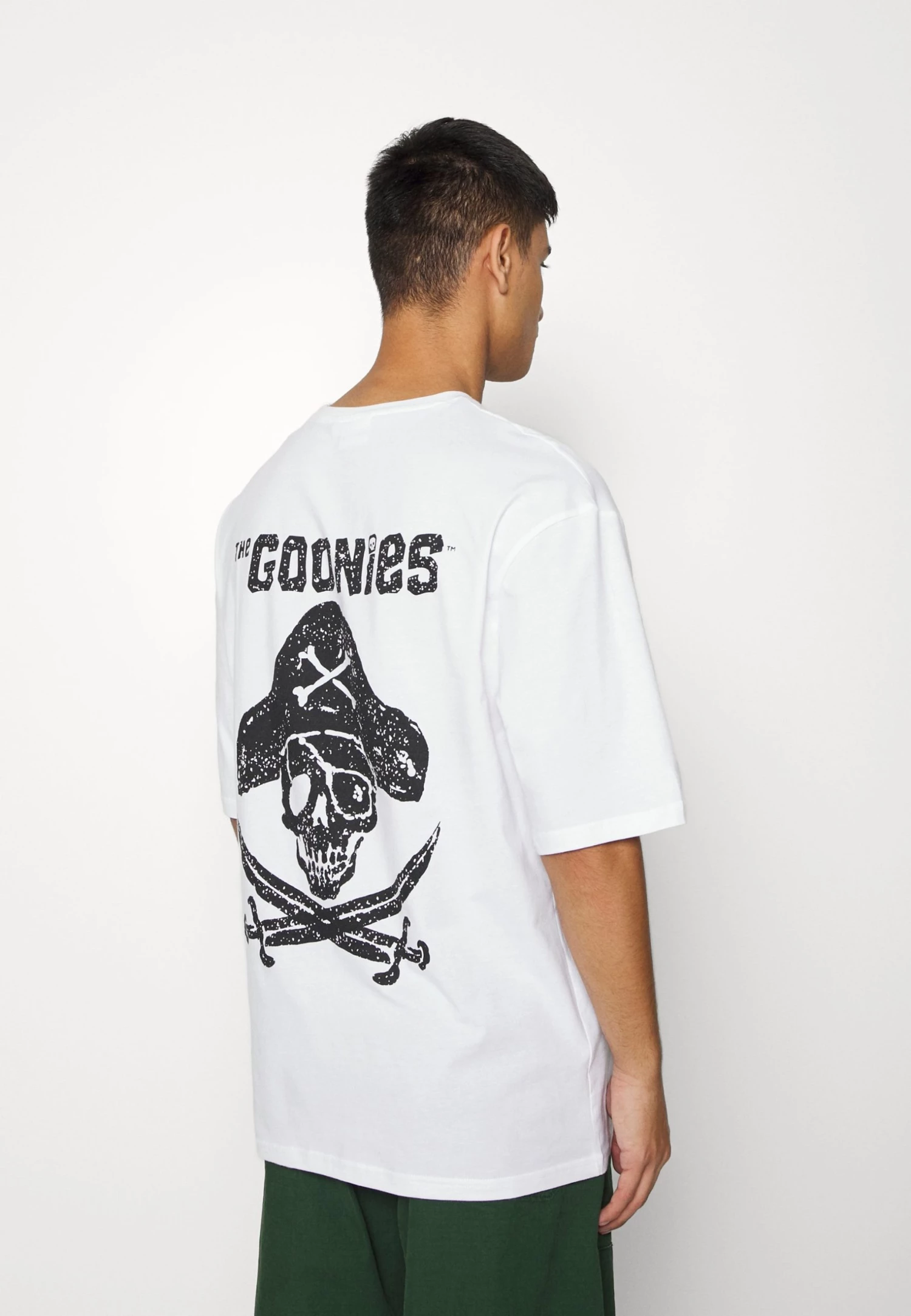 Meilleur prix đ Prix Aimable YOURTURN GOONIES UNISEX TEE - T-shirt imprimĂ© t shirt Col rond all â 5 Meilleur prix đ Prix Aimable YOURTURN GOONIES UNISEX TEE - T-shirt imprimĂ© t shirt Col rond all â â Image 3