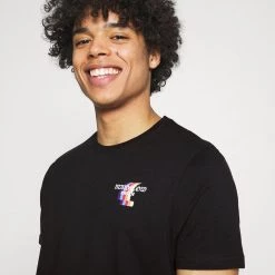 Promo 👏 YOURTURN Meilleur Prix Garanti UNISEX - T-shirt imprimé t shirt Col rond all 🧨 -YOURTURN Soldes 2022 5d8fb201c1944dca8c465fd682f04b8a scaled