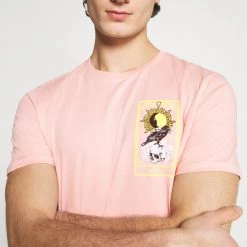 Coupon ⭐ YOURTURN Prix Avantageux UNISEX - T-shirt imprimé t shirt Col rond all 🔔 -YOURTURN Soldes 2022 6e9bdec2883a4f3d93c8224c7e83a459 scaled