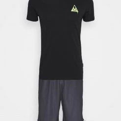 Les meilleures critiques de ✔️ Prix Abordable YOURTURN UNISEX SET - T-shirt imprimé combination clothing Normale all 🧨 18 Les meilleures critiques de ✔️ Prix Abordable YOURTURN UNISEX SET - T-shirt imprimé combination clothing Normale all 🧨 -YOURTURN Soldes 2022 82b2b82fef0a4d71a6fbef2c78cbc743 scaled