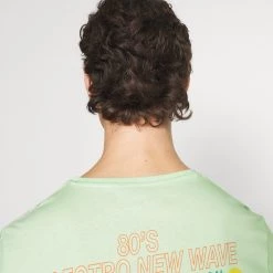 Bon marché ⌛ YOURTURN Qualité Fiable UNISEX - T-shirt imprimé t shirt Col rond all 🔔 -YOURTURN Soldes 2022 84e8d048c2dd47f1be1ae7c5c61e3809 scaled