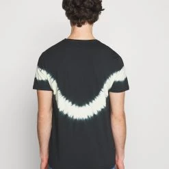 Bon marché 🛒 YOURTURN UNISEX - T-shirt imprimé Prix Affortable t shirt Col rond all 🔥 -YOURTURN Soldes 2022 88b83029d92d40a0b285e4e53451388d scaled