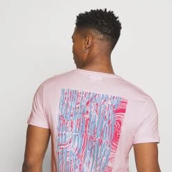 Meilleure vente ⌛ YOURTURN Prix Cassé UNISEX - T-shirt imprimé t shirt Col rond all 🔔 -YOURTURN Soldes 2022 9264c05cfaf542149af557e77814de0e scaled