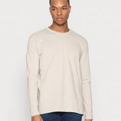 Acheter 😀 YOURTURN 5 PACK - T-shirt à manches longues Prix d’Amis t shirt Col rond all 😀 -YOURTURN Soldes 2022 9bde8cd9fdc6449d885fe0aad54b47f3 scaled