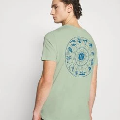 Top 10 ⌛ YOURTURN UNISEX - T-shirt imprimé Promos t shirt Col rond all 🤩 -YOURTURN Soldes 2022 9d85441124414be59e23884c486deaed scaled