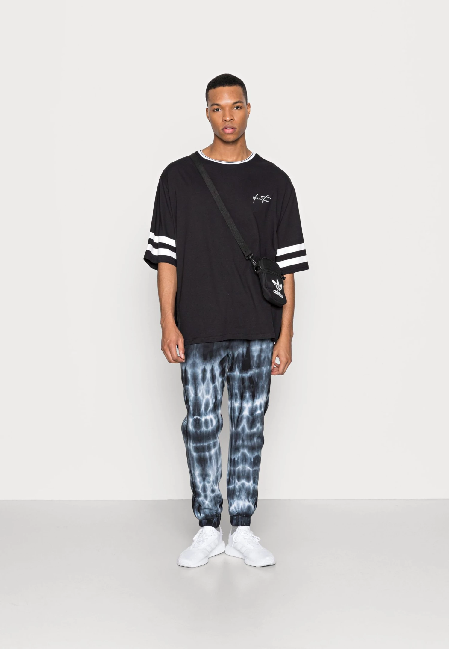 Meilleure affaire 🧨 YOURTURN Soldes En Ligne BIG OLD SCHOOL - T-shirt imprimé t shirt Col rond all 🌟 4 Meilleure affaire 🧨 YOURTURN Soldes En Ligne BIG OLD SCHOOL - T-shirt imprimé t shirt Col rond all 🌟 – Image 2