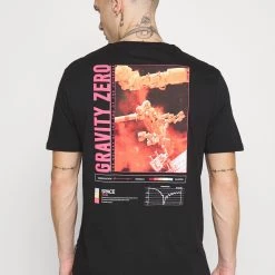 Offres 👍 YOURTURN T-shirt imprimé - black Marchandise de première qualité t shirt Col rond all 🛒