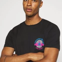 Coupon ✨ Plus Bas Prix De Vente YOURTURN UNISEX - T-shirt imprimé t shirt Col rond all 😀 -YOURTURN Soldes 2022 b05d8b36e947435b889146e514e9a039 scaled