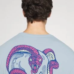 Coupon 🎁 Prix Équitable YOURTURN UNISEX - T-shirt imprimé t shirt Col rond all 🧨 -YOURTURN Soldes 2022 b34eb74ee6224464bc69c05f06a9b6ca scaled