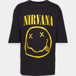 Remise 🔥 YOURTURN Prix Usine NIRVANA SMILY UNISEX - T-shirt imprimé t shirt Col rond all ⭐ -YOURTURN Soldes 2022 c1b4f06efa0c4868aae3241dd6406670 scaled