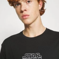 Meilleure vente 👍 YOURTURN BLACK STAR WARS LASER TEE UNISEX - T-shirt imprimé Prix Distinctifs t shirt Col rond all ⭐ -YOURTURN Soldes 2022 c1f7dbd742124efc9010d9261147e922 scaled