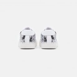 Remise 🛒 Prix Gelé YOURTURN MARVEL UNISEX - Baskets basses sneaker Rond all 🎁 -YOURTURN Soldes 2022 c4576af9e3574c2088b12a6942371e14 1 scaled