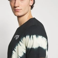 Bon marché 🛒 YOURTURN UNISEX - T-shirt imprimé Prix Affortable t shirt Col rond all 🔥 -YOURTURN Soldes 2022 cf08682336344481b4b329da86d3da91 scaled