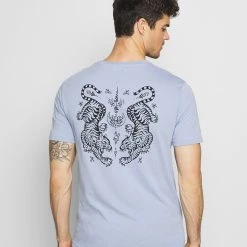 Meilleure vente 🧨 Produit de première qualité YOURTURN T-shirt imprimé - blue t shirt Col rond all 🌟 10 Meilleure vente 🧨 Produit de première qualité YOURTURN T-shirt imprimé - blue t shirt Col rond all 🌟 -YOURTURN Soldes 2022 ec215175d0b34cf0910d984ab4d2f82b scaled