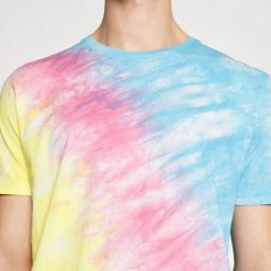 Acheter 🤩 YOURTURN Prix Distinctifs UNISEX SET - T-shirt imprimé combination clothing Normale all 🛒 -YOURTURN Soldes 2022 f1faf776cf7649fa806412e36b4e3676 scaled